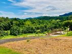 අවිස්සාවේල්ල ප්‍රදාන පාරට කිට්ටුව ඉඩම්