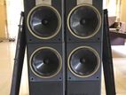 B&W Speaker Set