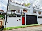 B/N Designed Luxury 3 Story House For Sale In Piliyandala Town