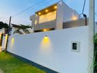 B/N House For Sala in Negombo