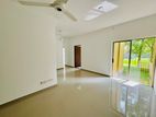 B/new 3 Br Unit for Sale Ariyana Resort Apartment Athurugiriya