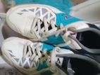 Badminton shoes