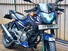 Bajaj Pulsar 135 135Ls on light 2017