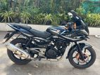 Bajaj Pulsar 220F 2010