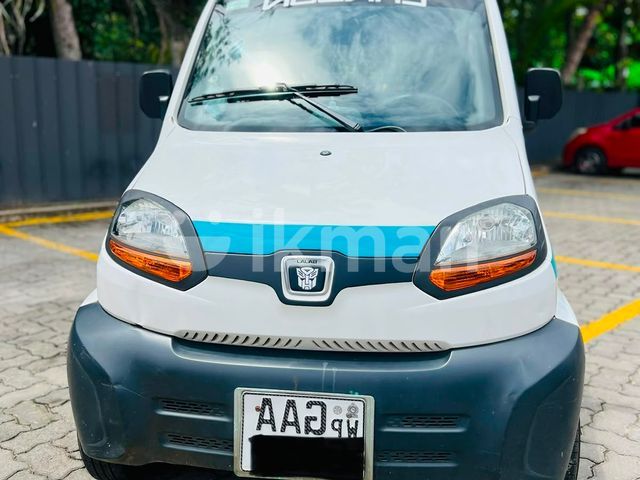 Bajaj Qute 2018 photo 4