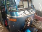 Bajaj RE 2 storks 2004