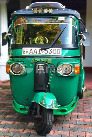 Bajaj RE 2013