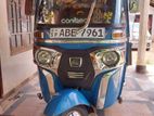 Bajaj RE 2015