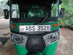 Bajaj RE 2018