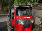 Bajaj RE 2019