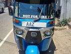 Bajaj RE 205 2015