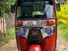 Bajaj RE 205 2016