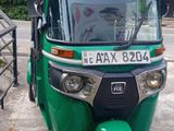 Bajaj RE 8204 2015