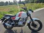 Bajaj V15 2016