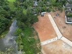 BANDARAGAMA UYANWATTA LAKE FACING BEAUTIFUL LAND PLOTS