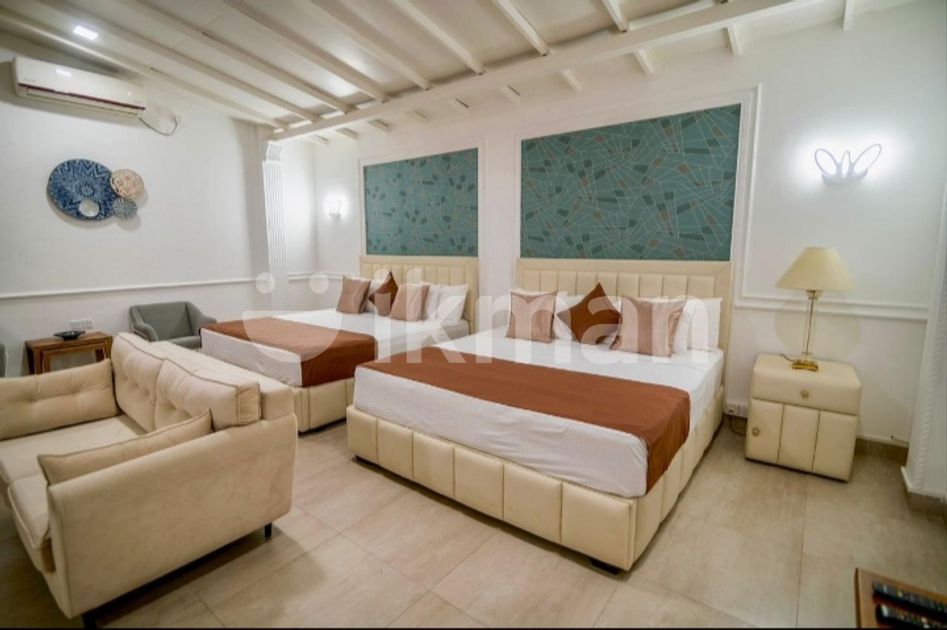 Banquet Hall Villa with Swimming Pool in Gampaha for Sale ikman