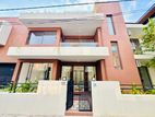 Baththaramulla Modern 4 Bedroom House with Swimming Pool for Sale