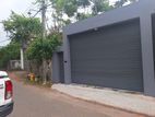 Baththramulla Koswaththa Thalangama 3 Bedroom House for Rent