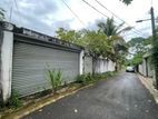 Battaramulla : 17.6 Perches Land with An old structure House for Sale