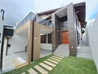 BATTARAMULLA : 3-AC-BR (8.5P) BRAND NEW LUXURY HOUSE FOR SALE