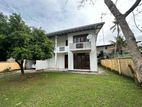 Battaramulla : 4BR (15P) House for Sale at Thalangama North