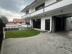 Battaramulla : 5BR (14P) House for Sale at Pelawatta