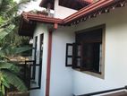 Battaramulla Akugoda Luxury House available For Rent