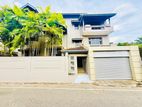 Battaramulla Elegant 3-Storey House for Rent