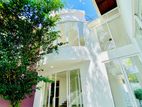 Battaramulla Luxurious and Specious House for Sale