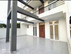Battaramulla, Unfurnished, 3 Story House For Rent (MG1316)