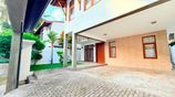 Battaramulla Wickramasinghapura Luxury House for Sale in Prime Location
