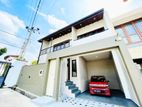Beautiful 3 Bedroom House for Sale in Polgasowita