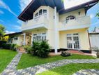 Beautiful 4 Bedroom House in The Heart of Ja-Ela