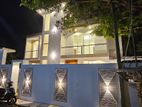 Beautiful House with Swimming Pool - Piliyandala Town