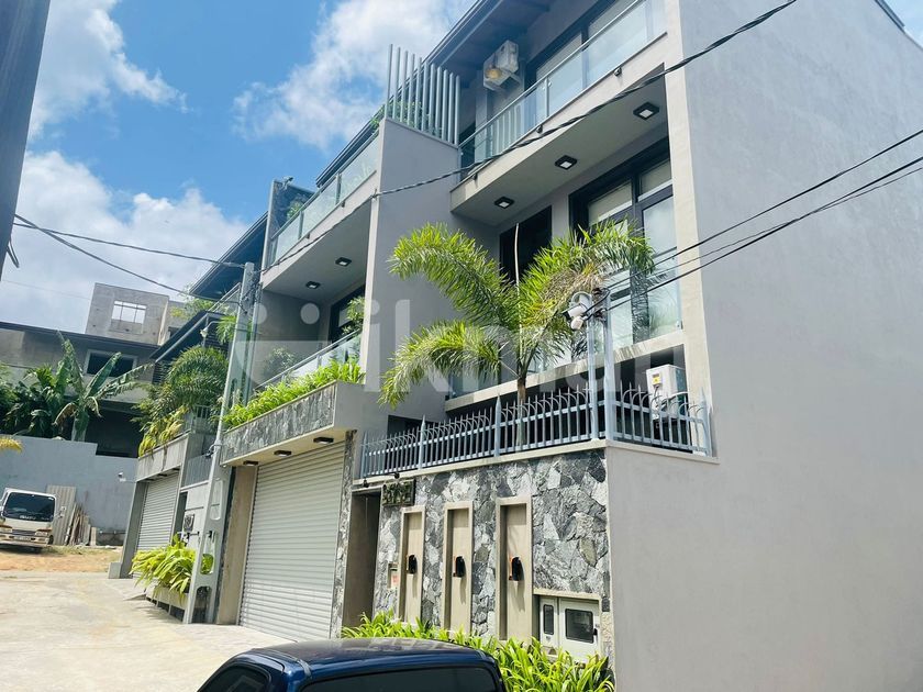 Beautiful Luxury Home in Depanama - Private Gym | ikman - Luxury Apartment Living With Private Access