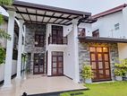 Beautiful Luxury House for Sale in Athurugiriya