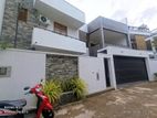 Beautiful Luxury House For Sale in Piliyandala