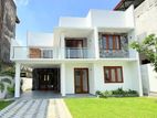 Beautiful Luxury Living House in Athurugiriya