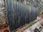 Black Gate with 3 Roller Tyres