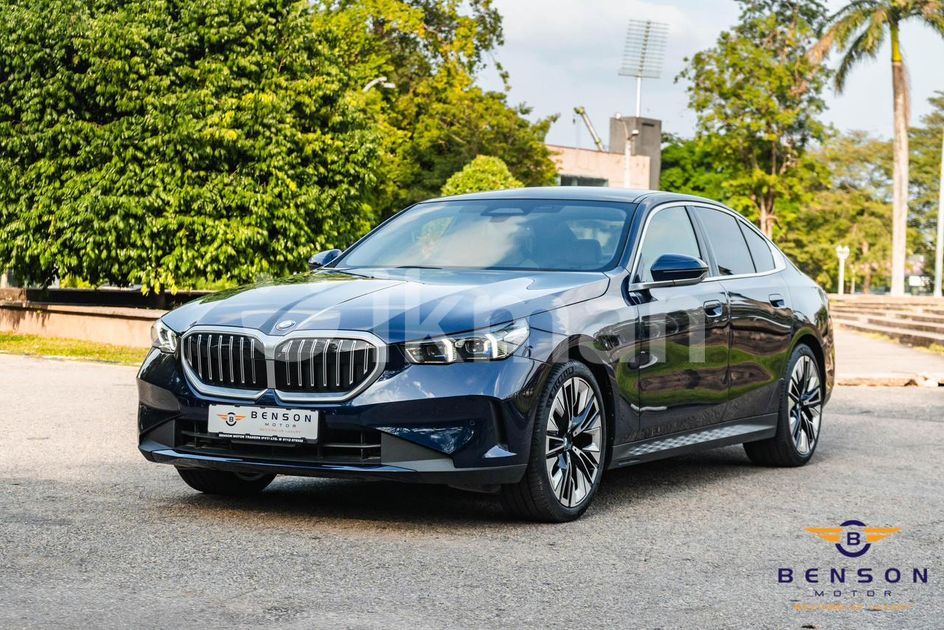 BMW 523i EXCLUSIVE LINE 2024 for Sale in Colombo 3 | ikman