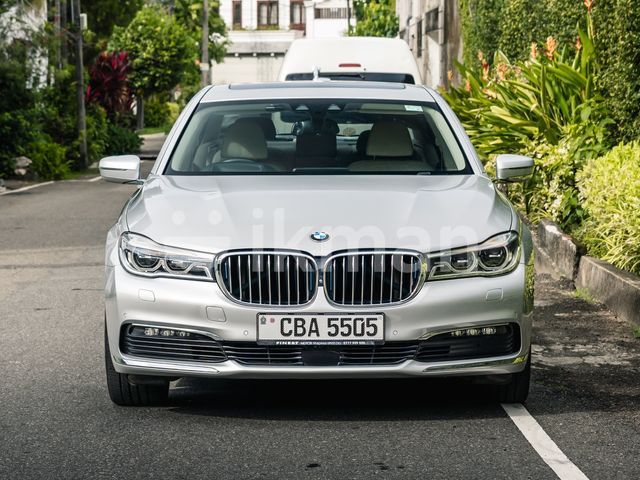 BMW 740E 2018 photo 3