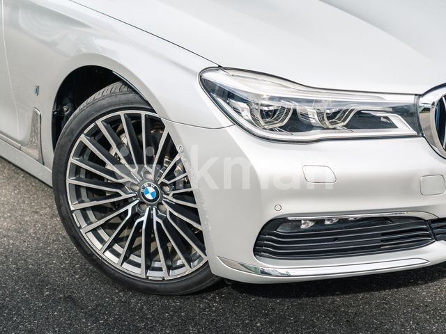 BMW 740E 2017 photo 2
