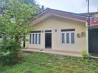 Boralesgamuwa : 12.5P Highly Residential Land for Sale with a House