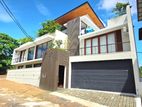 Boralesgamuwa Architecture Designed Super Luxury Three Story House