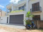 Boralesgamuwa Lake Road House for Sale
