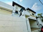 Boralesgamuwa Luxurious And Specious House For Sale