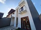 Boralesgamuwa Luxury House for Sale