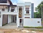 Boralesgamuwa Newly Built Super Luxury Three Story House for sale