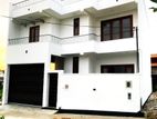 Box Model Luxury House for Sale in Athurugiriya