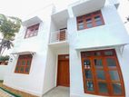 Brand-New 02 Story House for Sale in Kiribathgoda (h1796)